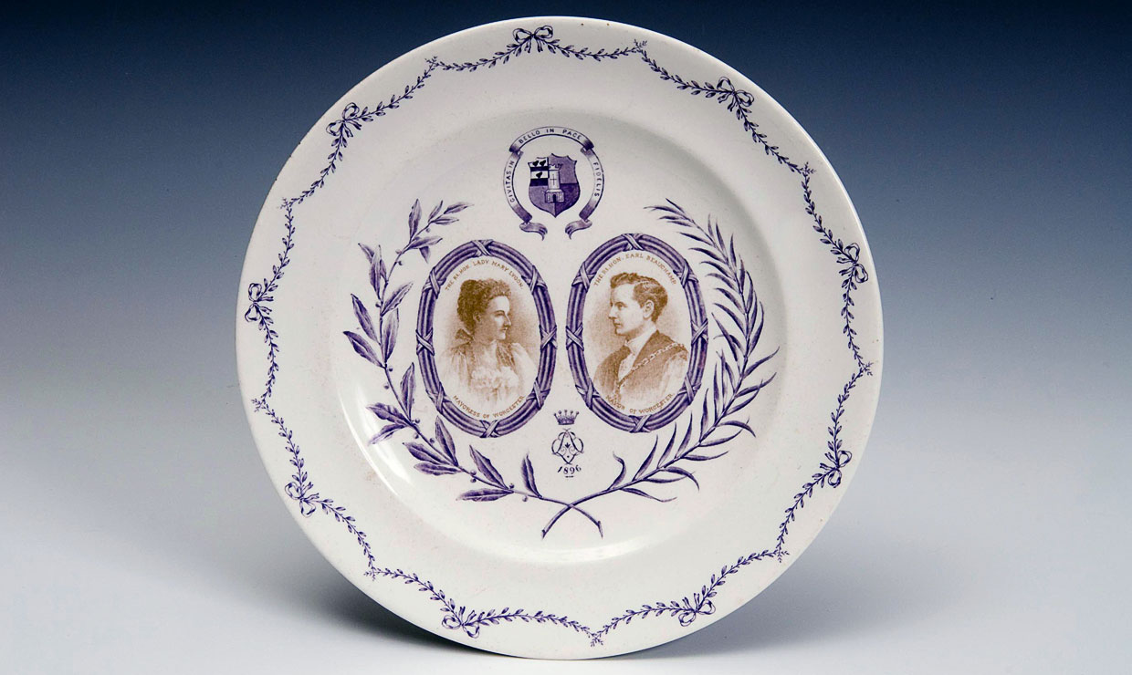 ロイヤルウースター　エリザベス王妃クイーンマザー　記念プレート ロイヤルウースター エリザベス王妃クイーンマザー 記念プレート