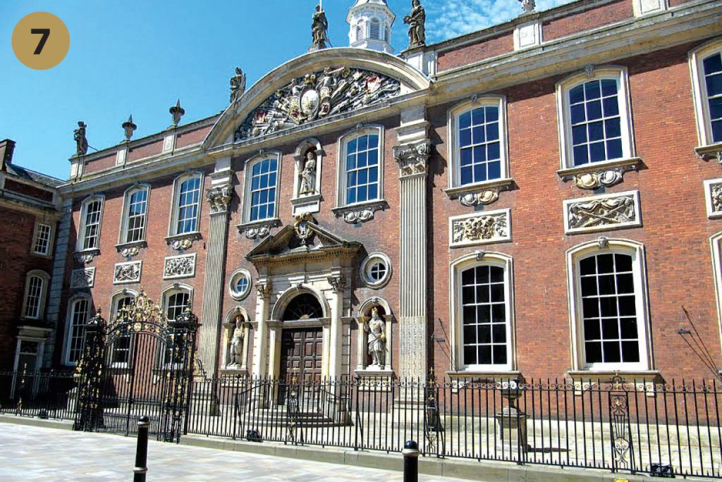 Worcester Heritage Walk - Museum of Royal Worcester - The Guildhall
